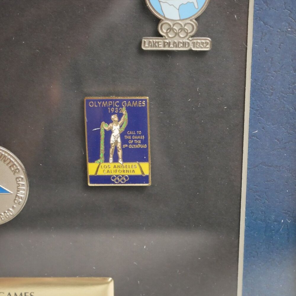 Framed Limited Edition Olympic Games of the USA Pin Set Aminco 2001 #467 of 2002 - Picture 4 of 10